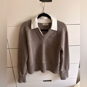 Marled Taupe V‑Neck Sweater with White Collar